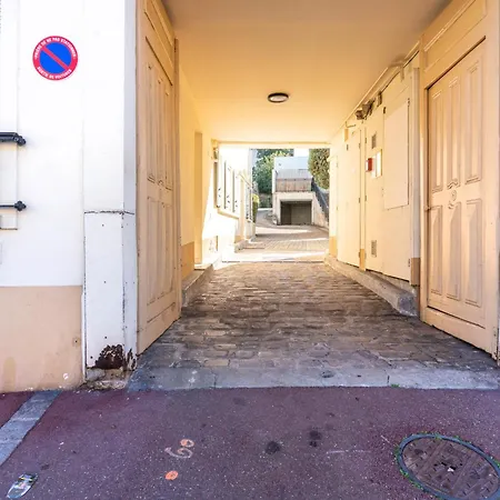 Charmant Studio Avec Terrasse, Gare A 200M Et Parking Gratuit Saint-Cyr-l'Ecole Exterior photo